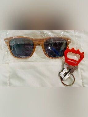 Brand New Merrell Wayfarer Sunglasses and Bike Chain Bottle Opener Keyring Set